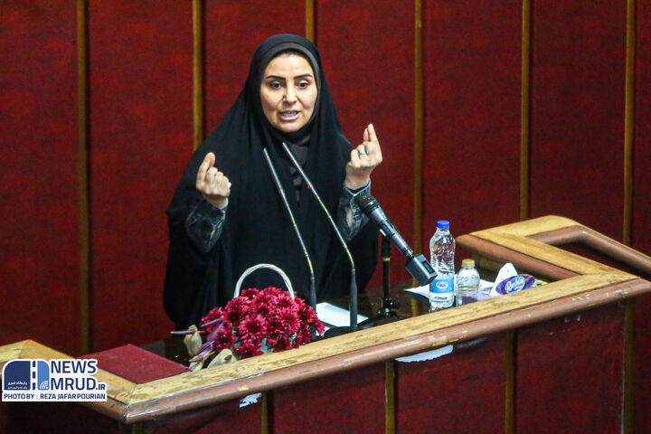وزیر پیشنهادی راه و شهرسازی فردی توانمند با پشتوانه تخصصی است فرزانه صادق مالواجرد