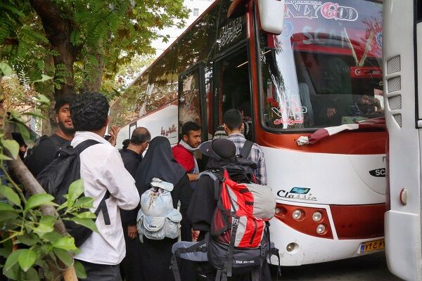 ویدیو|برگزاری آئین بدرقه زائران اربعین حسینی  شهرستان تنکابن از محل پایانه مسافری این شهرستان در استان مازندران