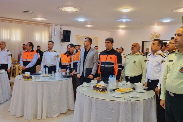 تاکید بر اجرای بیشتر برنامههای ایمنی راهها در نشست مشترک راهداری با پلیس راه استان کرمان تاکید بر اجرای بیشتر برنامه های ایمنی راه ها درنشست مشترک راهداری با پلیس راه استان کرمان