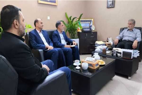 نشست نماینده مردم یزد با مدیرکل فرودگاههای استان  نشست