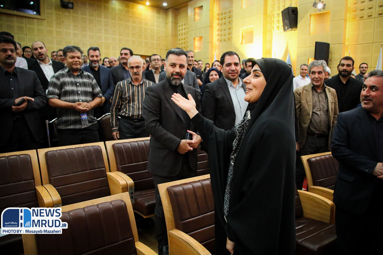 باید در راستای ارتقای هر چه بیشتر تخصص و عملکرد کارکنان وزارت راه و شهرسازی گام برداریم