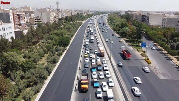 ببینید|گزارش تصویری از افتتاح و بهره‌برداری از فاز اول پروژه تعریض لاین شمالی آزادراه کرج -قزوین حد فاصل پل آیت الله هاشمی تا گلشهر با حضور دکتر عبداللهی استاندار البرز و مهندس علی زندی فر مدیر کل راهداری و حمل و نقل جاده ای استان البرز همزمان در هفته دولت