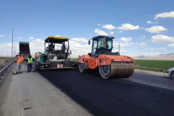 ویدئو| اجرای لکهگیری و روکش آسفالت در مسیر برگشت محور اراک - بروجرد  آسفالت اراک