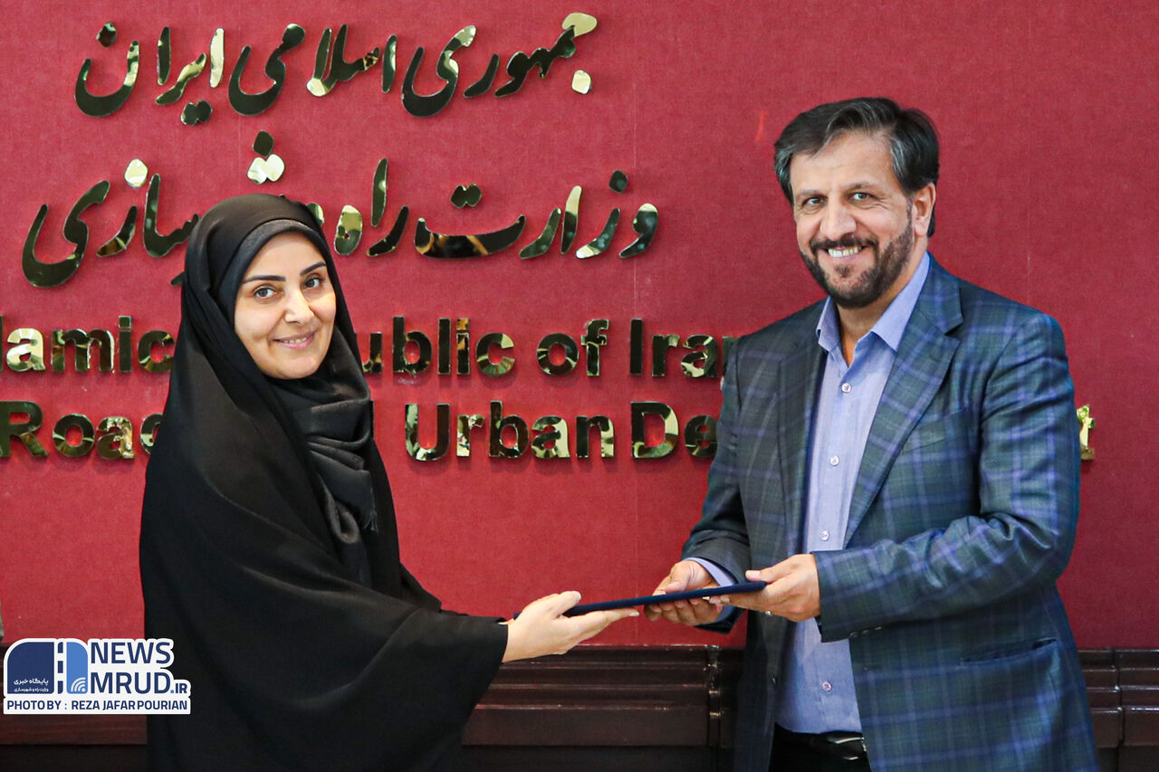 «رضا انجمشعاع» سرپرست معاونت توسعه مدیریت و منابع انسانی وزارت راه و شهرسازی شد