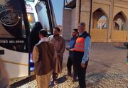 گوشه ای از خدمات همکاران راهداری و حمل و نقل جاده ای خراسان در خدمت رسانی به زائرین اربعین حسینی