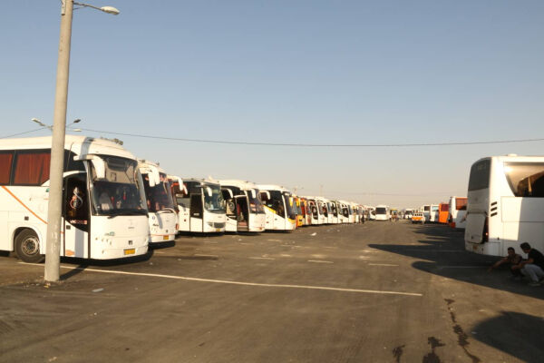 بیش از ۴۵۶ هزار زائر توسط ناوگان اتوبوسی از مرز جابهجا شدند اتوبوس