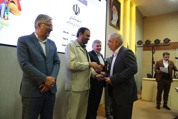 کسب عنوان رتبه برتر اداره کل راه و شهرسازی استان چهارمحال و بختیاری در بیست و هفتمین جشنواره شهید رجایی بیست و هفتمین جشنواره شهید رجایی