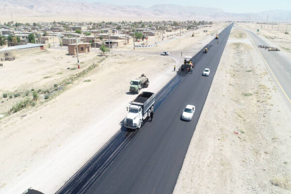 آغاز عملیات روکش آسفالت ۶ کیلومتر از محور مهران به دهلران آسفالت محور چالاب