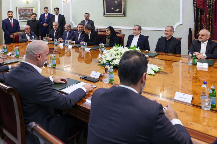 Iranian President Backs Shalamcheh-Basra Railway Project During Iraq Visit ببینید | دومین روز از سفر وزیر راه و شهرسازی همراه با رئیس جمهور به عراق