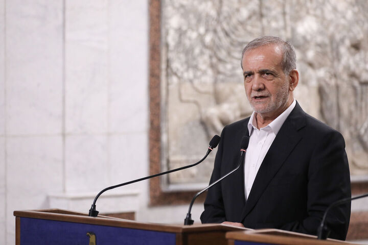 رئیس جمهور: مصرانه راهاندازی راه آهن شلمچه-بصره را پیگیری میکنم پزشکیان