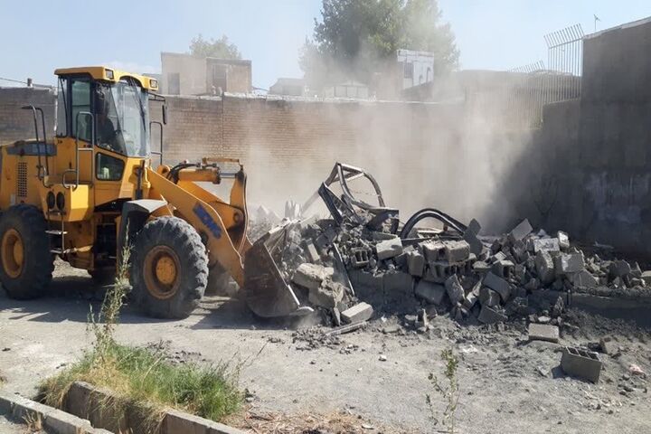 رفع تصرف ۱۶ هزار متر مربع از اراضی دولتی لرستان رفع تصرف بیش از ۴ هزار مترمربع اراضی ملی در کرمانشاه