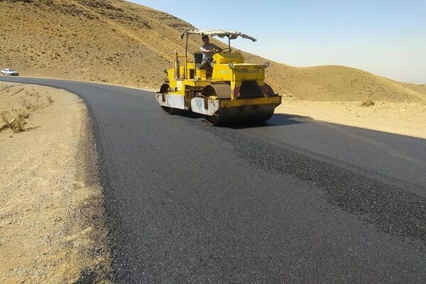 ببینید|عملیات لکه گیری و‌ روکش آسفالت محور‌ روستایی دروان -خوراس از توابع بخش  مرکزی کرج  توسط راهداری استان البرز