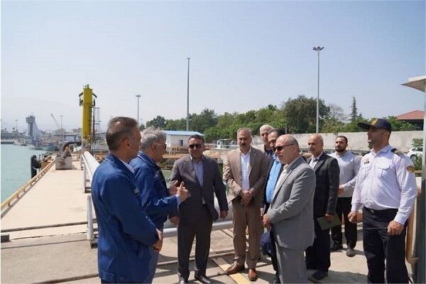بازدید نایب رئیس کمیسیون انرژی مجلس از  از اسکله نفتی در بندر نوشهر  بازدید