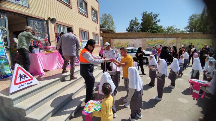 آموزش‌های ایمنی و ترافیک به ۱۲۰ دانش‌آموز مدارس روستای هیو و شلمزار استان البرز