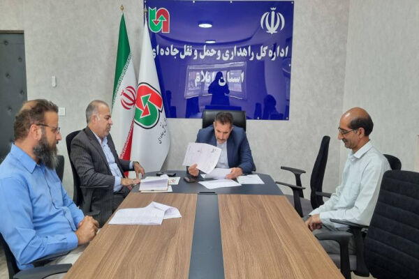 دیدار چهره به چهره ۴۷ شهروند ایلامی با مدیرکل راهداری و حملونقل جاده ای ایلام ملاقات مردمی