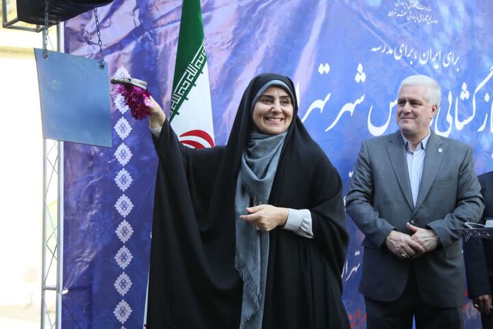 وزیر راه و شهرسازی زنگ شروع سال تحصیلی را نواخت مالواجرد
