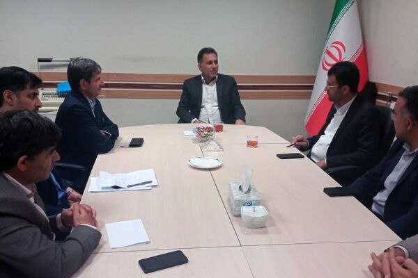 نشست مدیرکل راه و شهرسازی لرستان با نماینده مردم خرم آباد و چگنی در مجلس شورای اسلامی برگزار شد شاکرمی 432