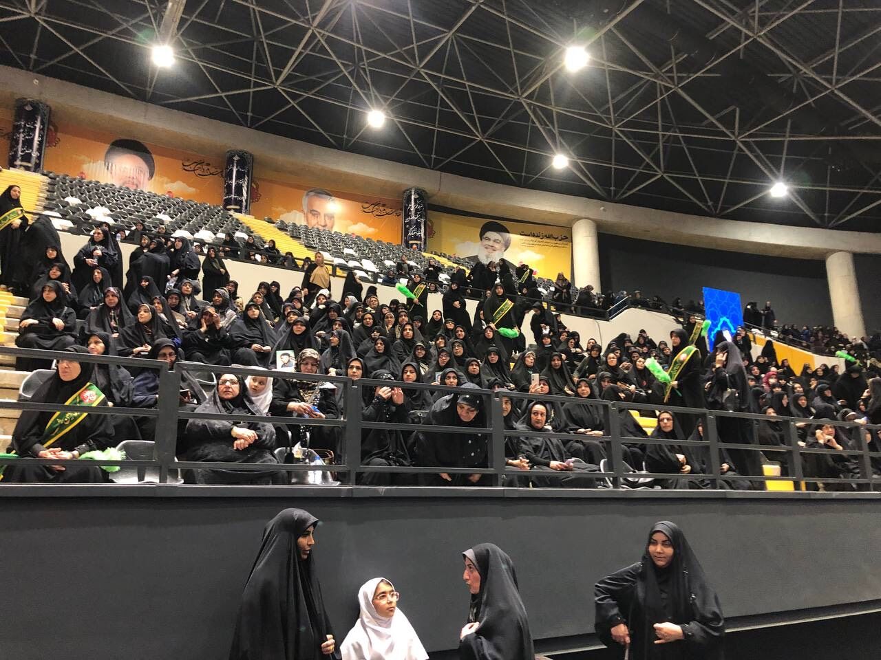 خانواده شهدا «سهامداران مجاهدت» اند