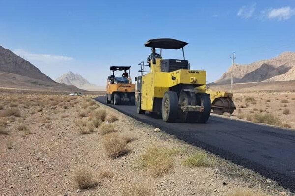 اجرای روکش آسفالت گرم و لکه گیری ۳۴۰ کیلومتر از جادههای استان اصفهان در سال جاری اجرای روکش آسفالت گرم و لکه گیری ۳۴۰ کیلومتر از جادههای استان اصفهان در سال جاری