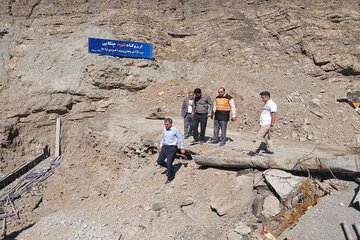 ببینید|گزارش تصویری از بازدید مهندس علی زندی فر مدیر کل راهداری و حمل و نقل جاده ای استان البرز از پروژه های راهداری محور کرج -چالوس