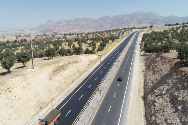 ۳۲۰۰ کیلومتر از راههای ایلام خطکشی شد خط کشی