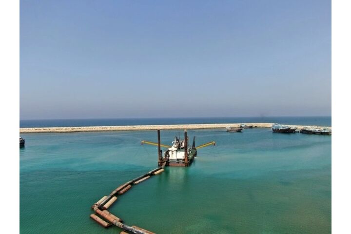 آغاز خارجسازی مغروقهها از مسیرهای آبی پرخطر هرمزگان/ لایروبی بنادر جنوب شرق کشور با حجم ۳۵۰ هزارمتر مکعب مغروقه