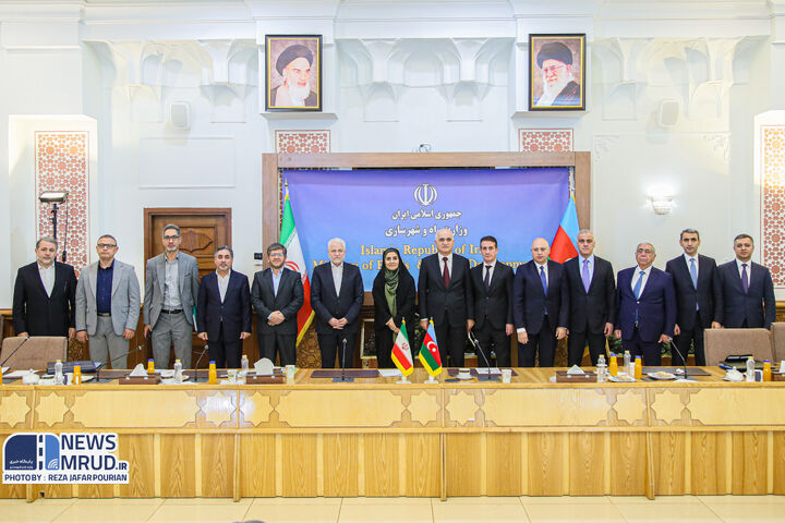توافق ایران و آذربایجان بر تسهیل تردد و افزایش همکاریهای حمل ونقلی ببینید | نشست مشترک وزیر راه و شهرسازی و معاون نخست وزیر جمهوری آذربایجان