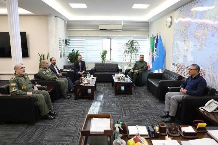 دیدار معاون هماهنگ کننده نیروی زمینی ارتش با سرپرست سازمان هواپیمایی کشوری دیدار