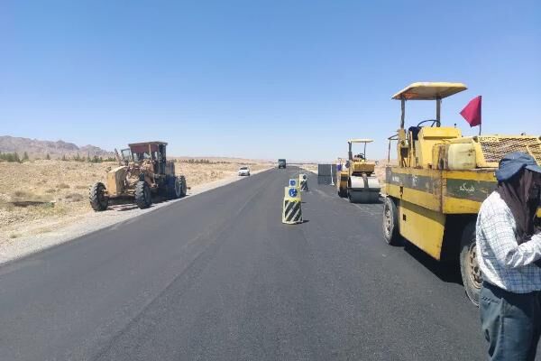 اجرای عملیات بهسازی قطعه سوم محور  پایانه مرزی ریمدان در جنوب سیستان و بلوچستان  انعقاد 145 قرارداد بهسازی راه های استان كرمان در شش ماه نخست 1403