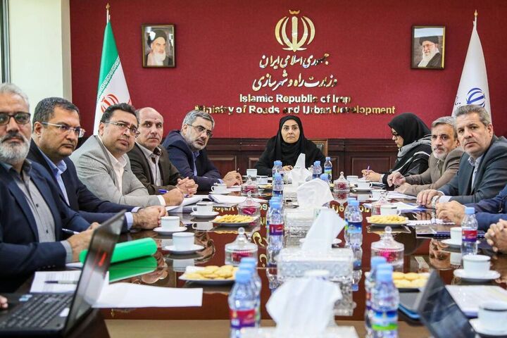تامین مسکن محرومین در اولویت کار ماست/ وعدههای دور از واقعیت دادن، نظام تصمیم گیری اجرایی را تحت تاثیر قرار میدهد صادق وزیر مسکن محرومان
