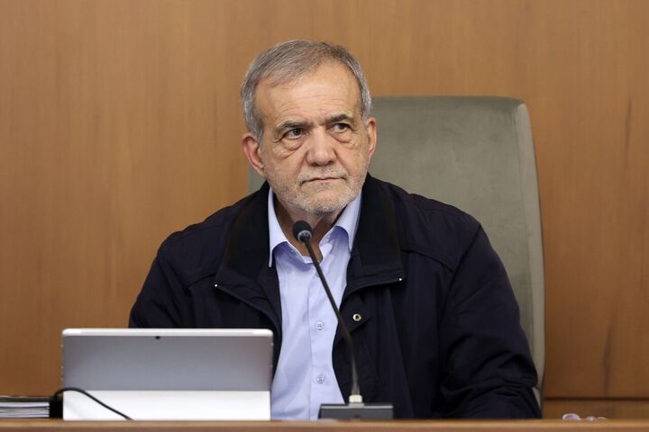 توجه ویژه دولت چهاردهم به اقتصاد دریامحور و توسعه سواحل مکران برای توسعه متوازن کشور پزشکیان