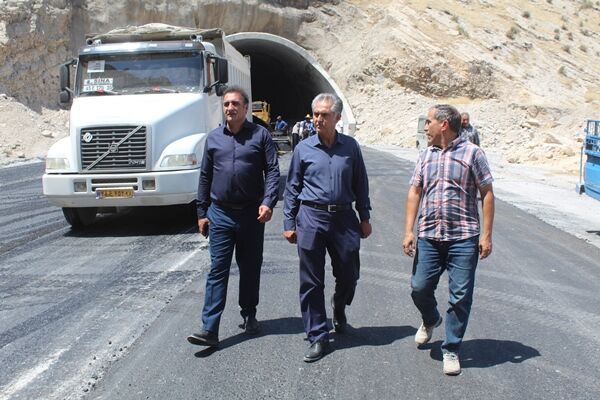 تونل کبیرکوه ایلام ظرف چند روز آینده زیر بار ترافیک میرود مدیر کل راه و شهرسازی استان ایلام از بازگشایی تونل کبیرکوه در هفته ی آینده خبر داد .JPG