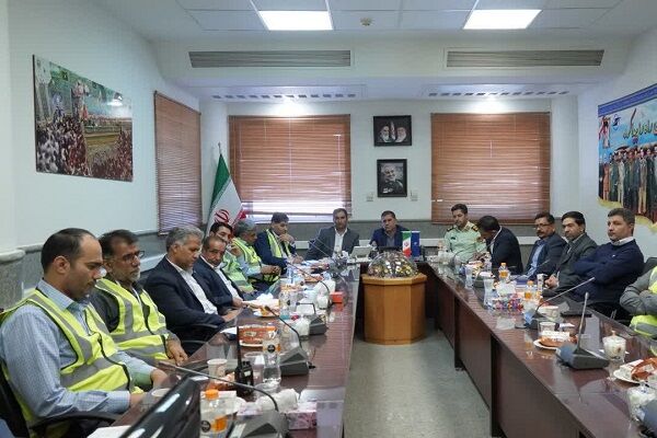 فرودگاه بینالمللی کرمان از نظر پدافند غیرعامل مورد بررسی قرار گرفت نشست