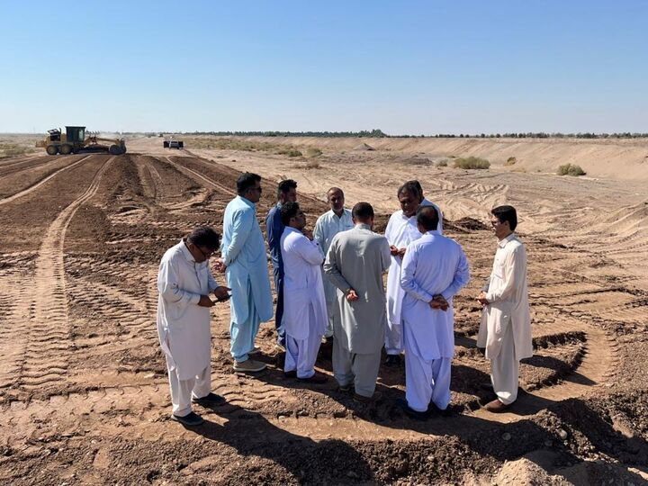 بازدید مدیرکل راه و شهرسازی جنوب استان سیستان و بلوچستان (ایرانشهر) از پروژههای عمرانی محورهای ایرانشهر- دلگان و ایرانشهر-بمپور بازدید مدیرکل راه و شهرسازی جنوب استان سیستان و بلوچستان (ايرانشهر) از پروژههای عمرانی محورهای ایرانشهر-دلگان و ایرانشهر-بمپور2