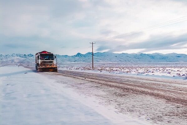 ذخیره سازی ۱۲ هزار تن شن و نمک در خراسان جنوبی راهداری زمستانی خراسان جنوبی.jpg