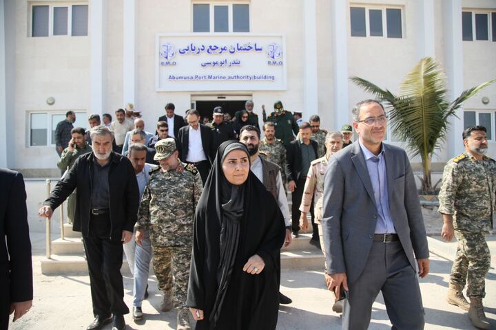 بازدید وزیر راهوشهرسازی از ساختمان مرجع دریایی جزیره بوموسی  صادق هرمزگان