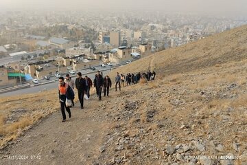 همایش پیاده روی خانوادگی اداره کل راهداری و حمل ونقل جاده ای استان چهارمحال وبختیاری به مناسبت روز جهانی یادمان قربانیان سوانح رانندگی