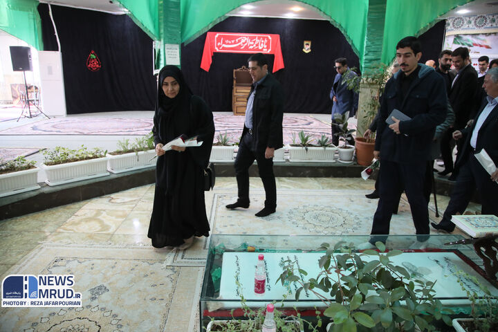 وزیر راه و شهرسازی در گلزار شهدای پردیس حضور یافت ببینید | بازدید وزیر راه و شهرسازی از پروژه های مسکن شهر جدید پردیس