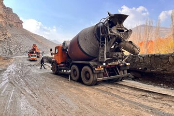 ببینید|گزارش تصویری از سومین روز‌اجرای عملیات احداث گالری خوزنکلا در‌محور‌کرج-کندوان