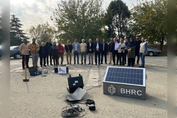 نصب آزمایشی شبکه پرتابل پایش مخاطرات زمین شناختی شهر تهران نصب پرتابل پایش مخاطرات زمینشناختی