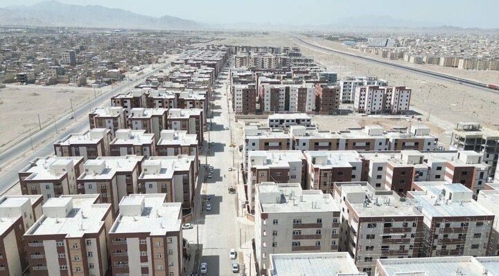 بازدید وزیر راه و شهرسازی از مسکن های ملی تفتان و ایرانشهر در زاهدان/صادق: همکاری مردم و تعاونیها در پیشرفت بالای این پروژهها موثر بود/تاکید خانم وزیر بر تامین خدمات شهری همزمان با تکمیل واحدهای مسکونی