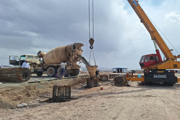 احداث پل راه آهن بزرگراه قم- کهک ۴۰ درصد پیشرفت فیزیکی دارد پل راه آهن قم