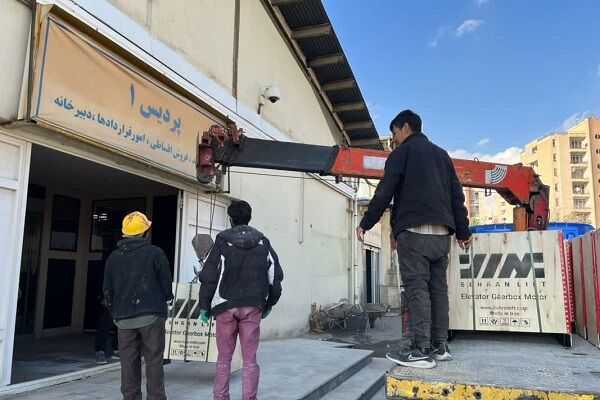 ورود ۱۰۱ دستگاه آسانسور به انبار تجهیزات شرکت عمران پردیس آسانسور پردیس