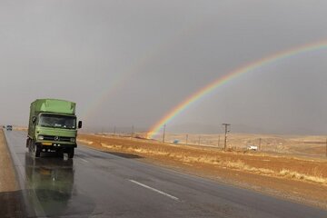 مه آلودگی و لغزنده بودن جاده‌های همدان