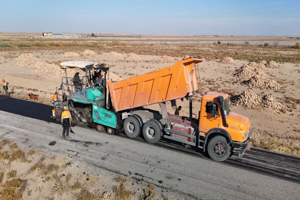 تکمیل عملیات لکه گیری و روکش آسفالت محور کنارک _ نیکشهر عملیات روکش آسفالت راه روستایی حیدرآباد بوئین زهرا