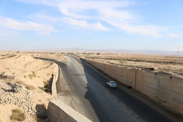 بازدید موسوی کارشناس مسئول دفتر علائم و نگهداری ایمنی راهها سازمان راهداری و حمل و نقل جاده ای کشور و یاسمی معاون دفتر علائم و نگهداری ایمنی راهها  سازمان راهداری و حمل و نقل جاده ای کشور از محور های شرق استان سمنان (شاهرود)