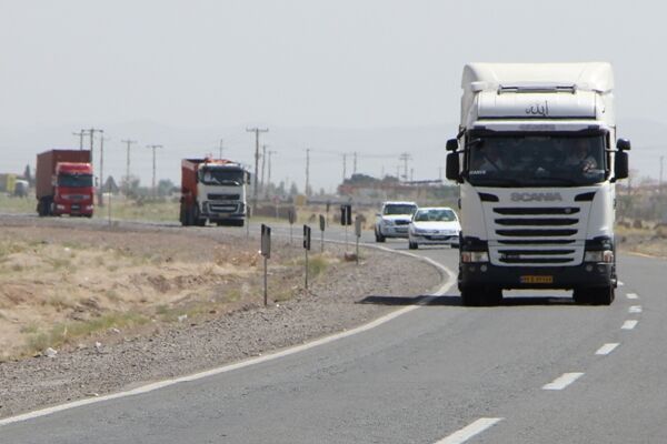 طرح سوختگیری در مسیر برای ناوگان مسافربری عمومی بین شهری در چهارمحال و بختیاری عملیاتی میشود  اجرای طرح سوختگیری ناوگان باری حمل و نقل باری جاده ای  استان كرمان با استفاده از برنامه کاربردی استعلام همزمان با سراسركشور