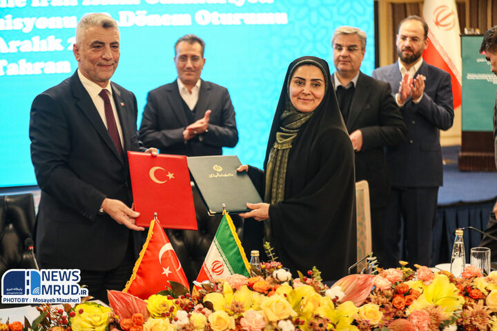 ویدیو| امضای سند همکاریهای اقتصادی جمهوری اسلامی ایران و جمهوری ترکیه ببینید| برگزاری اجلاس بیست و نهمین کمیسیون مشترک همکاری های اقتصادی بین جمهوری اسلامی ایران و جمهوری ترکیه