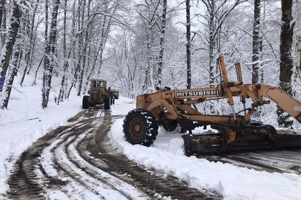ویدئو|عملیات برف روبی راه های روستایی کلیک ، کمرود و سرآسب توسط راهداران شهرستان نور استان مازندران مازندران