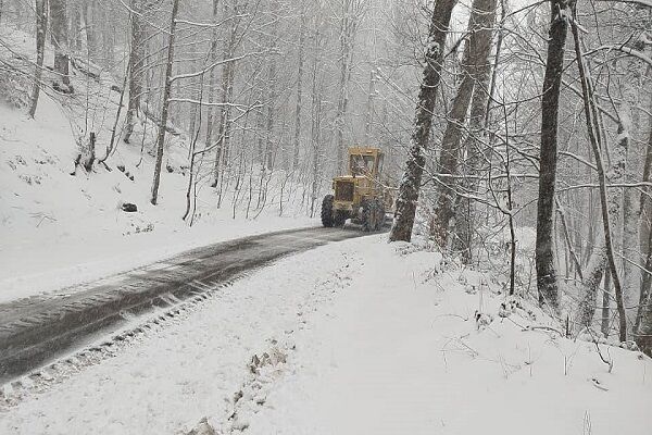 کولاک برف در نواحی کوهستانی و کاهش محسوس دما از فردا گلستان-برفروبی